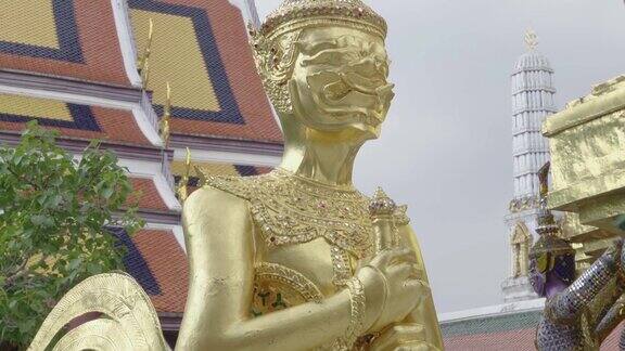 泰国曼谷玉寺的金像