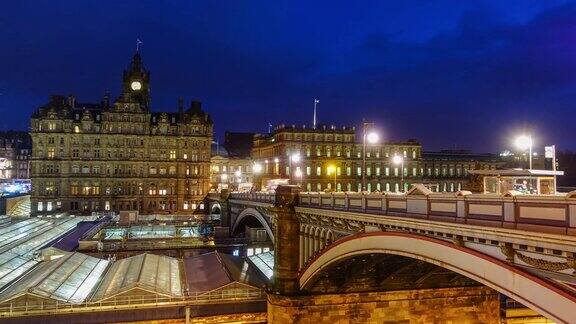 夜晚的爱丁堡老城英国苏格兰