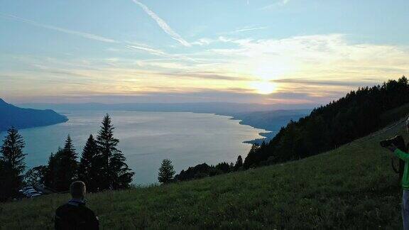 瑞士的山和湖