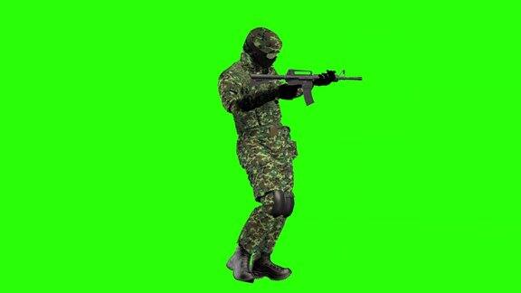 身穿迷彩服的士兵在绿色背景上拿着武器走着绿色的屏幕3d动画
