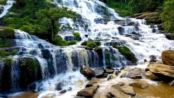 梅雅瀑布鸟瞰图泰国