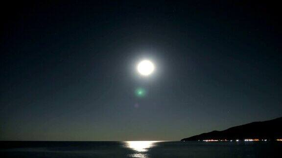 海面上的月亮时光流逝