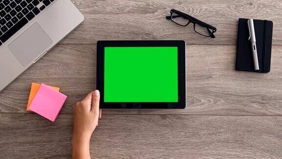 4k平板电脑显示绿色屏幕