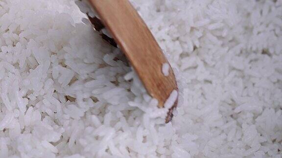 用平底锅煮白米饭