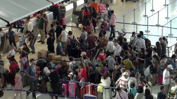 4k:曼谷素万那普机场离港航站楼排队检票