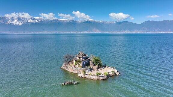 洱海有一个岛屿和寺庙