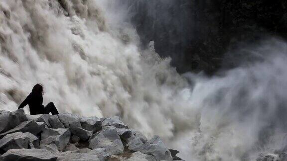 冰岛的迪提福斯瀑布