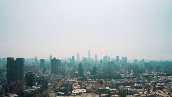 高雄市在雾霾和空气污染的鸟瞰图台湾