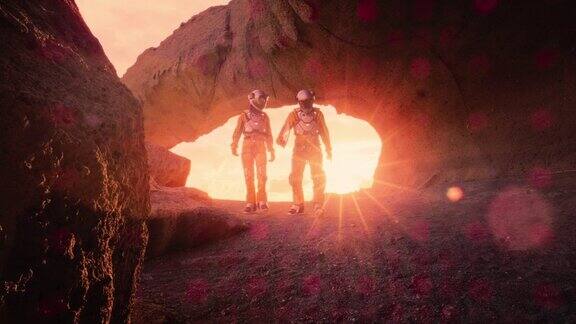 两名宇航员在红色星球火星上外星球的日落