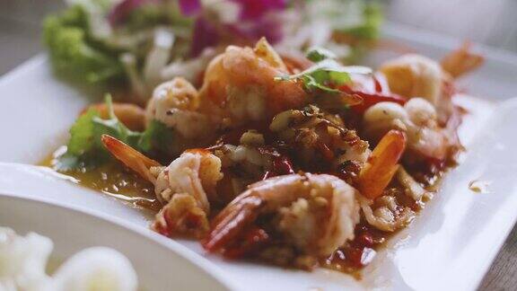 蒜蓉虾仁泰国传统美食