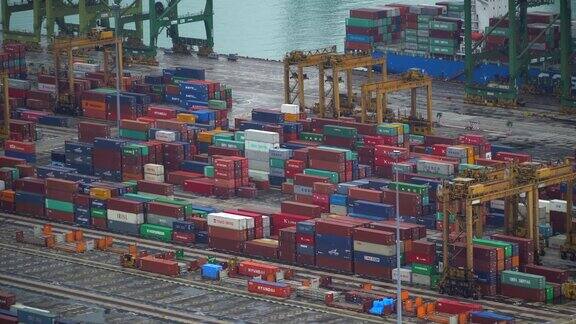 新加坡繁忙集装箱码头的时间流逝