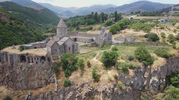 亚美尼亚塔捷夫修道院的鸟瞰图亚美尼亚使徒修道院建于9世纪
