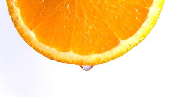 水或油滴在橘子片上水果作为饮食和健康食品