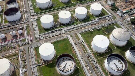 航拍无人机POV拍摄石油石化仓库东南亚日出日落油气炼厂工业背景