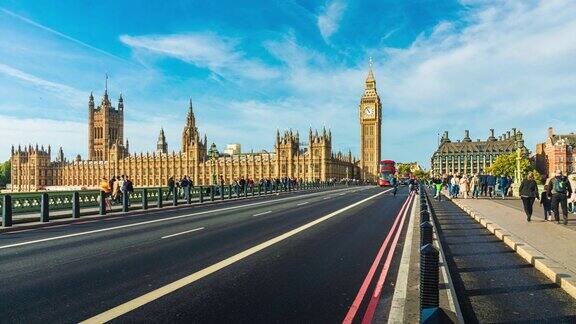人群拥挤的时间流逝在英国伦敦议会大厦和威斯敏斯特大桥的大本钟旅游散步和观光
