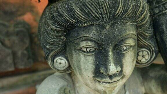 在宏动画视频中巴厘岛寺庙中的印度教雕像