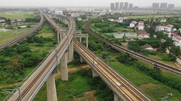 中国铁路高架乡村风光