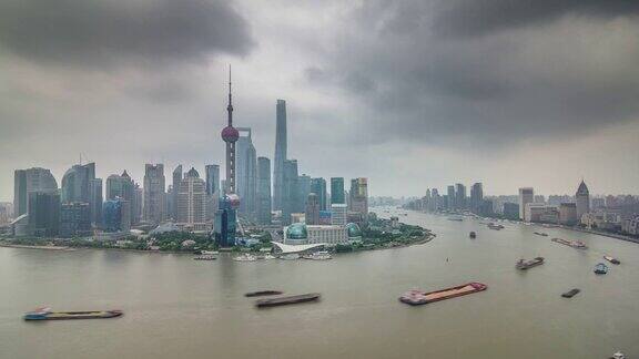 中国上海著名的海湾货船交通河屋顶全景4k时间推移
