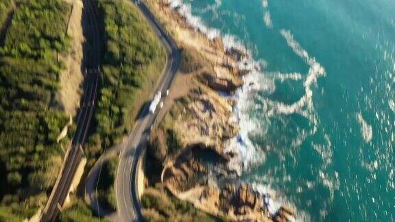 无人机拍摄的意大利托斯卡纳海岸公路
