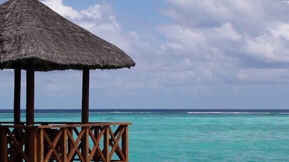 马尔代夫从一个水上别墅俯瞰大海