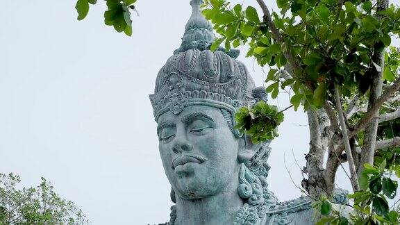 毗瑟奴雕像在武吉半岛巴厘岛印度尼西亚