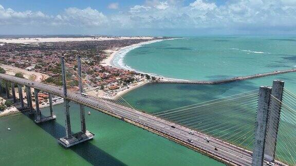 巴西北部纳塔尔河格兰德市中心的吊桥