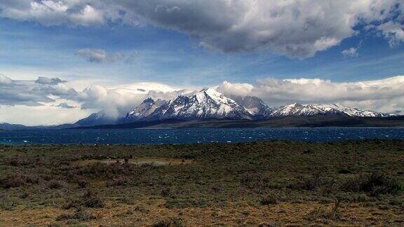 智利巴塔哥尼亚TorresdelPaine国家公园的风景