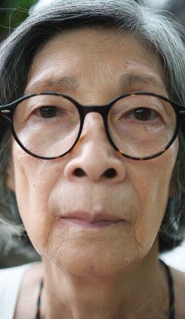 亚洲老年女性肖像