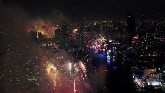 曼谷的新年焰火庆祝活动