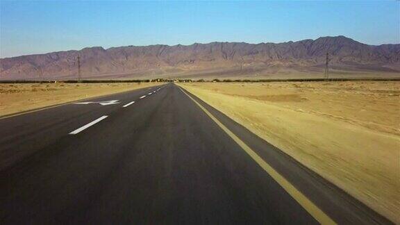 穿过沙漠的新路
