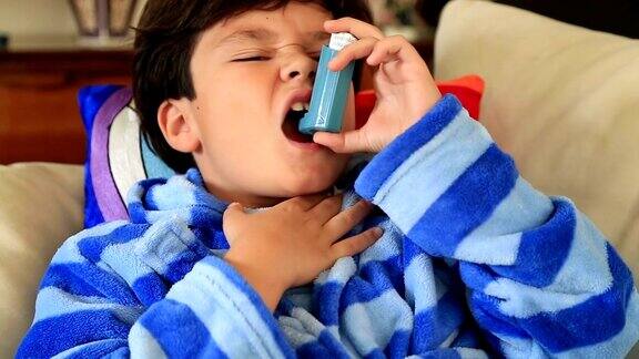 儿童使用哮喘吸入器