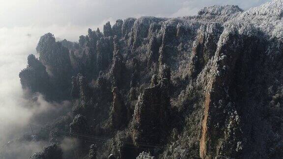 航拍湖南省张家界天子山雪景