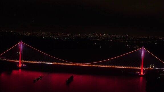 亚乌兹苏丹塞利姆桥夜间空中拍摄