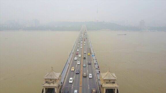 中国白天时间武汉市著名交通长江大桥航拍全景4k