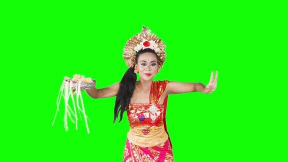 巴厘岛女舞者表演潘代舞
