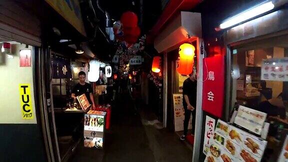 东京新宿传统美食街的个人视角