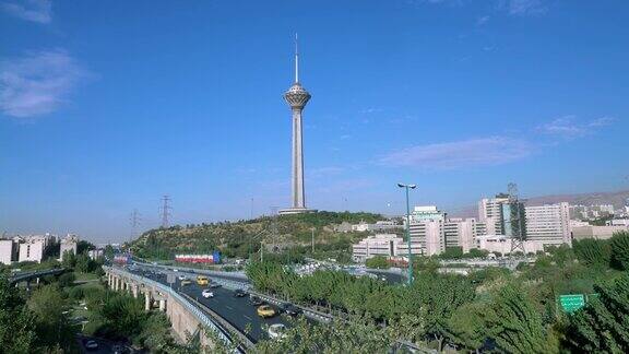 德黑兰的城市风景与米拉德塔