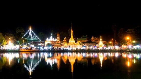 泰国湄洪寺前的夜市