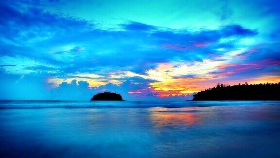 日落时美丽的大海