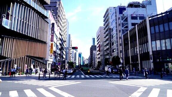 东京十字路口拥挤的人群