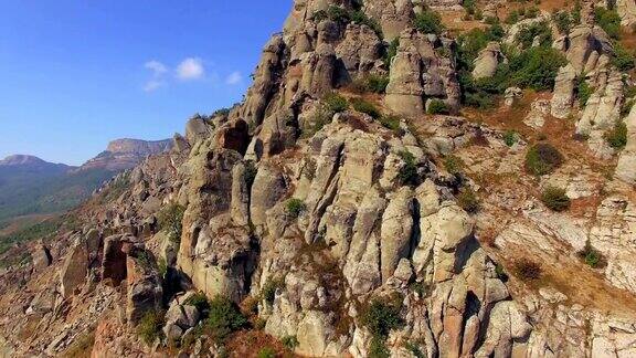 鸟瞰图著名的幽灵谷位于克里米亚的德梅尔基山