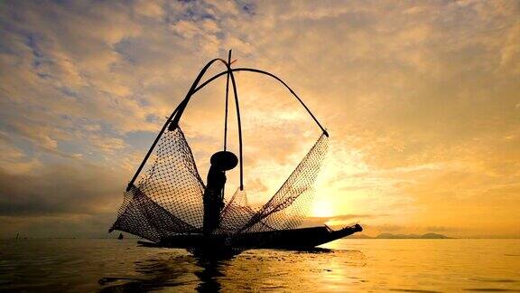 慢镜头:当地渔民在晨曦中工作的生活方式