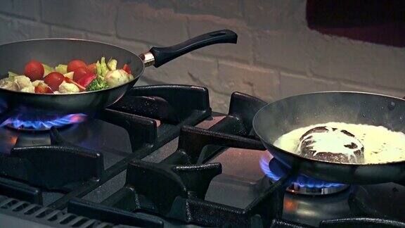 在炉子上用煎锅快速烹制食物