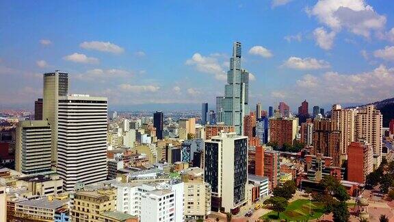 空中无人机的市区Bogotá哥伦比亚4