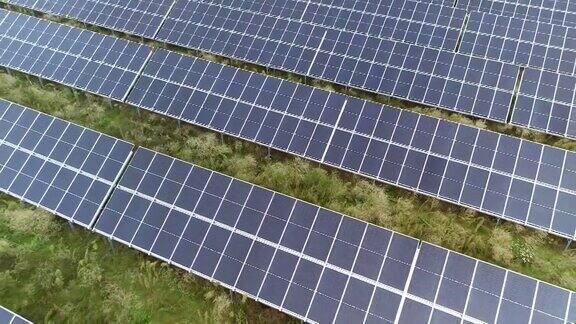 太阳能电池板光伏鸟瞰图光伏发电厂太阳能电池农场发电厂可持续资源和替代电力资源