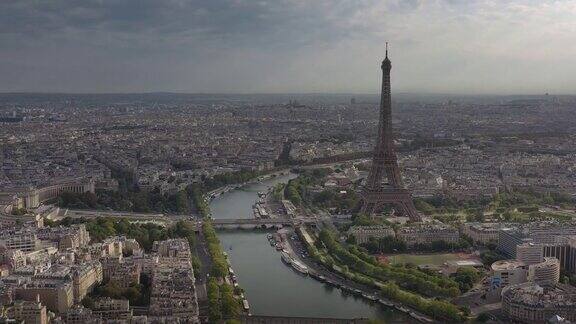 白天拍摄巴黎市中心著名的塔广场交通河边航拍4k法国全景