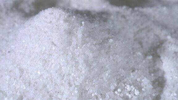 白色颗粒盐试剂用于路面除冰