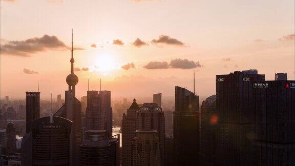 日落空中时上海城市景观航拍