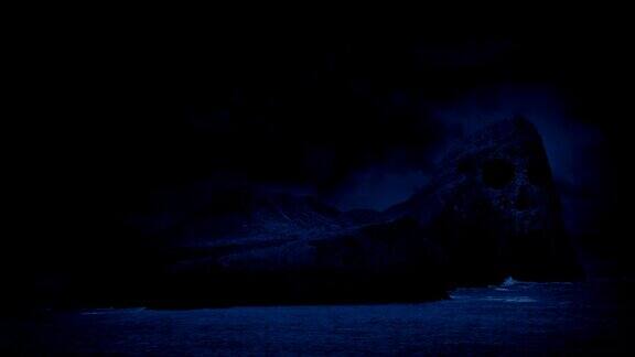 夜晚的骷髅岛