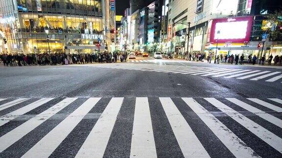 东京涩谷十字路口的人群